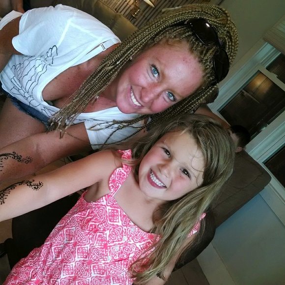 Meet your Posher, Erin - Picture 1 of 1